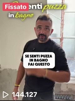 Video TikTok del Muratore Veneto: se senti puzza in bagno fai questo